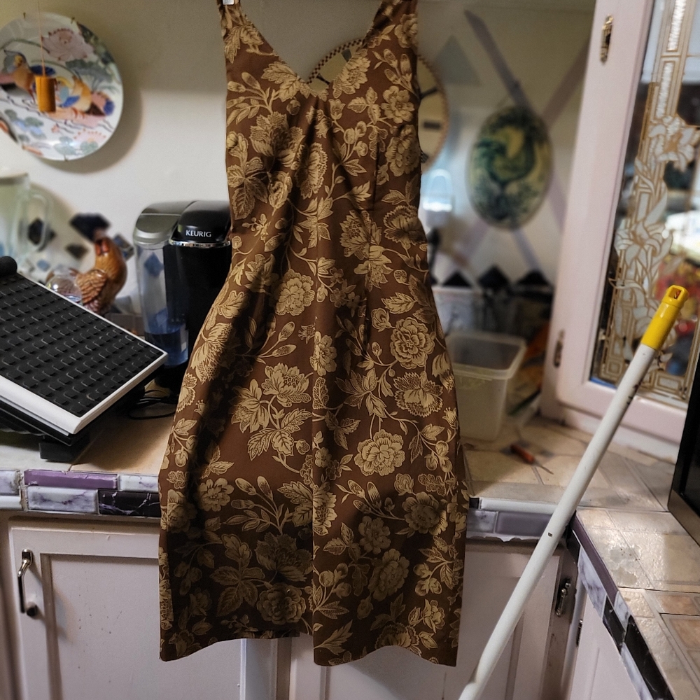Dress - Picture 9 of 16